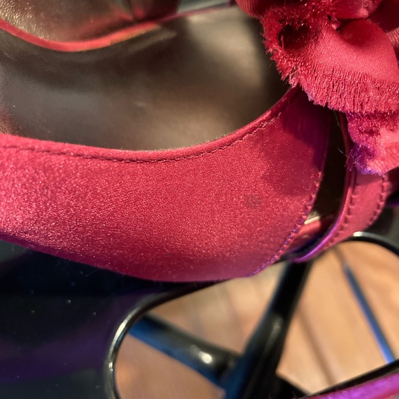 9.5M Lulu Townsend Elanor Fuchsia Pom Pom Pumps 4” - Picture 10 of 10